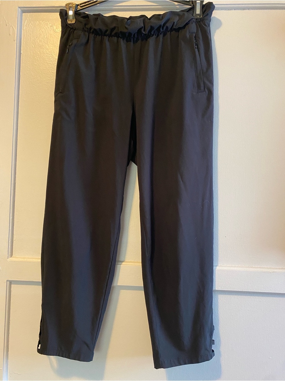 Talbots Black Women's Lightweight Elastic-Waist Joggers - size Small